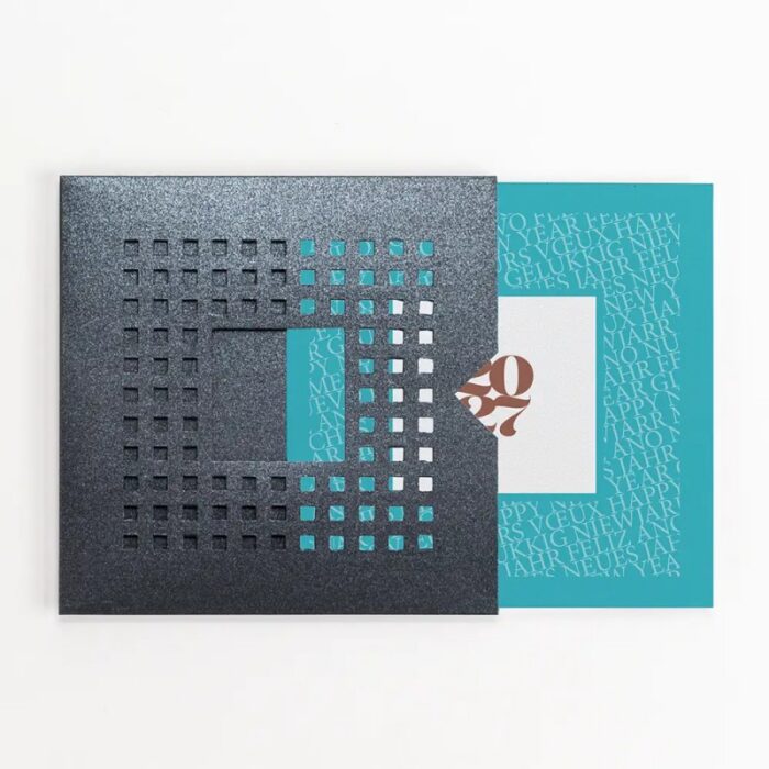 Carte de vœux personnalisée étui gris découpes carrées - Coffret – Image 3